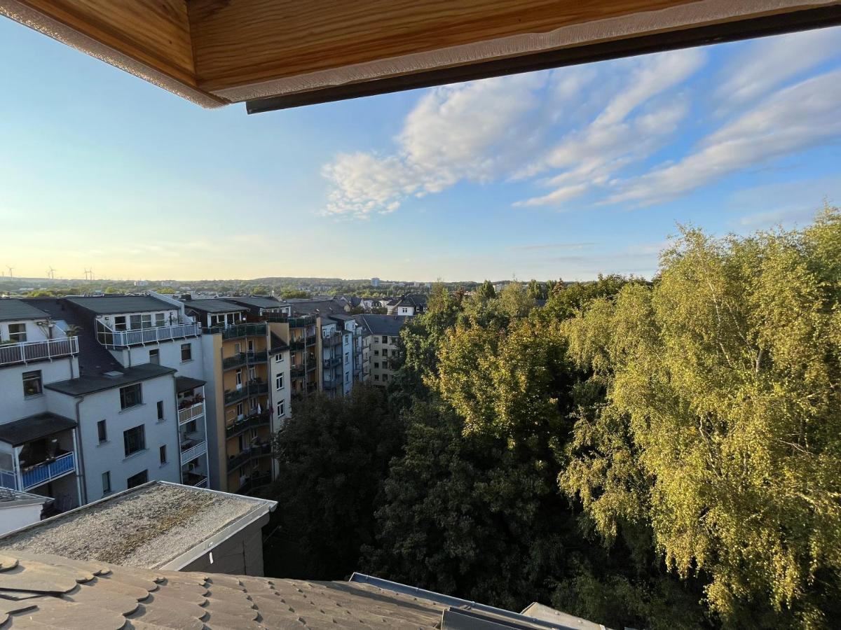 105 Qm Neues Klimatisiertes Appartment Fuer Familien Privater Parkplatz Кемниц Екстериор снимка